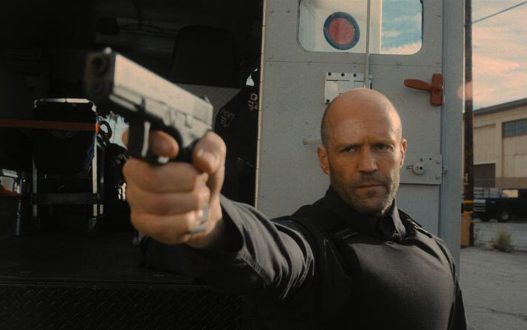 硬汉男神郭达 斯坦森最新动作片《人之怒》