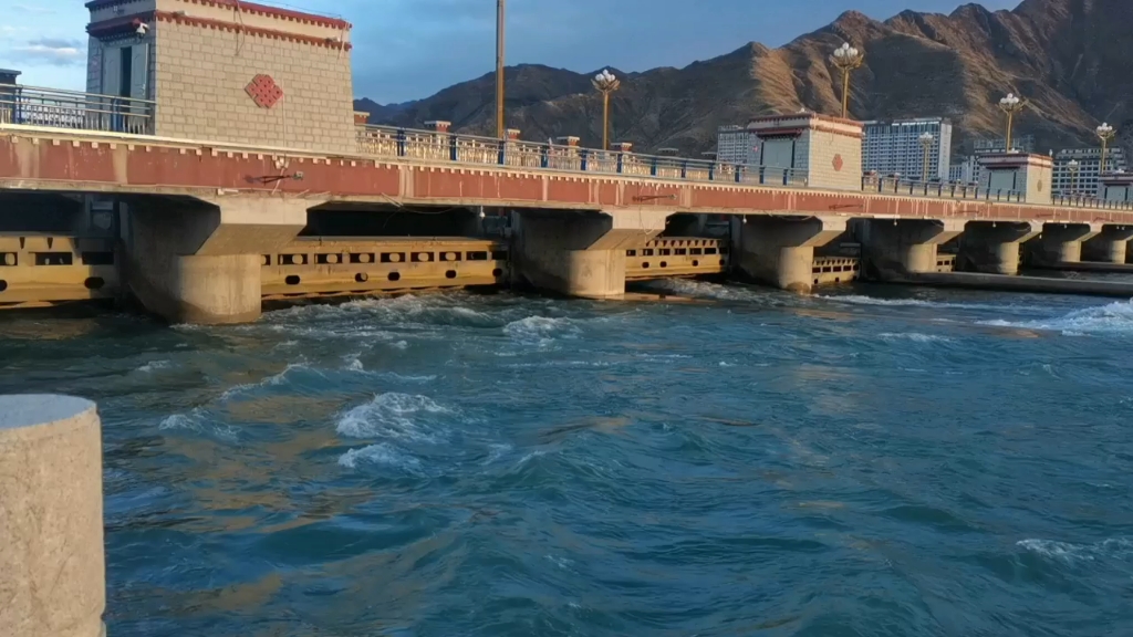 拉萨滨河公园—落日余晖