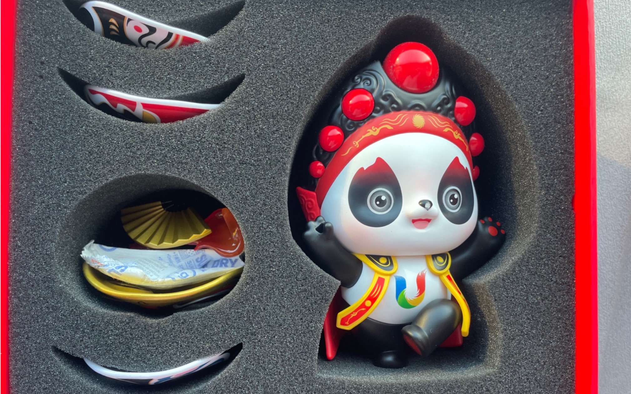 鬼火熊猫——蓉宝的开箱跟着蓉宝一起变变变 变脸吧刚回成都就收到