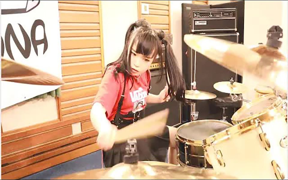 [图]【 JUNNA 】Through The Fire And Flames DragonForce - Drum Cover