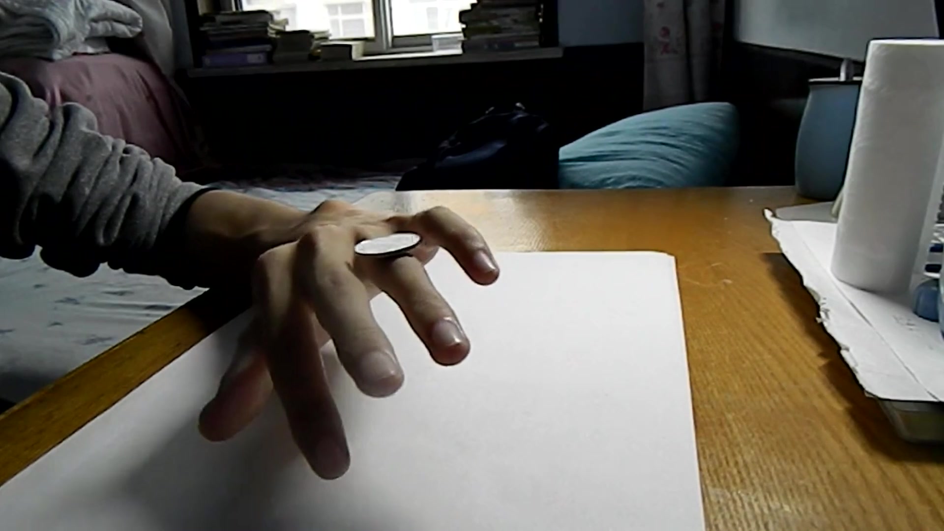 闪电阳光手控福利如何用手指转硬币