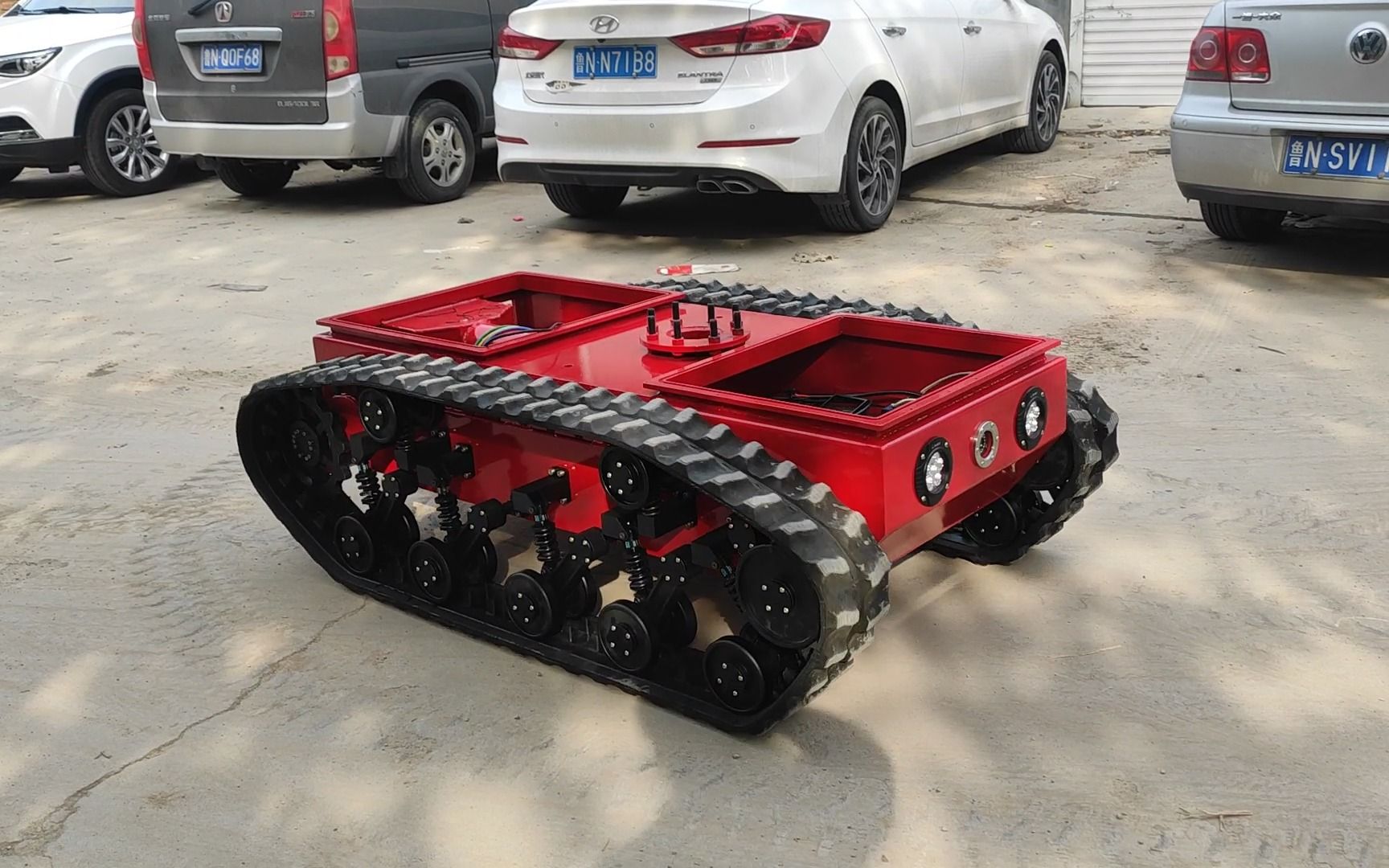 电动橡胶履带底盘机器人消防机器人配套履带底盘各种款式