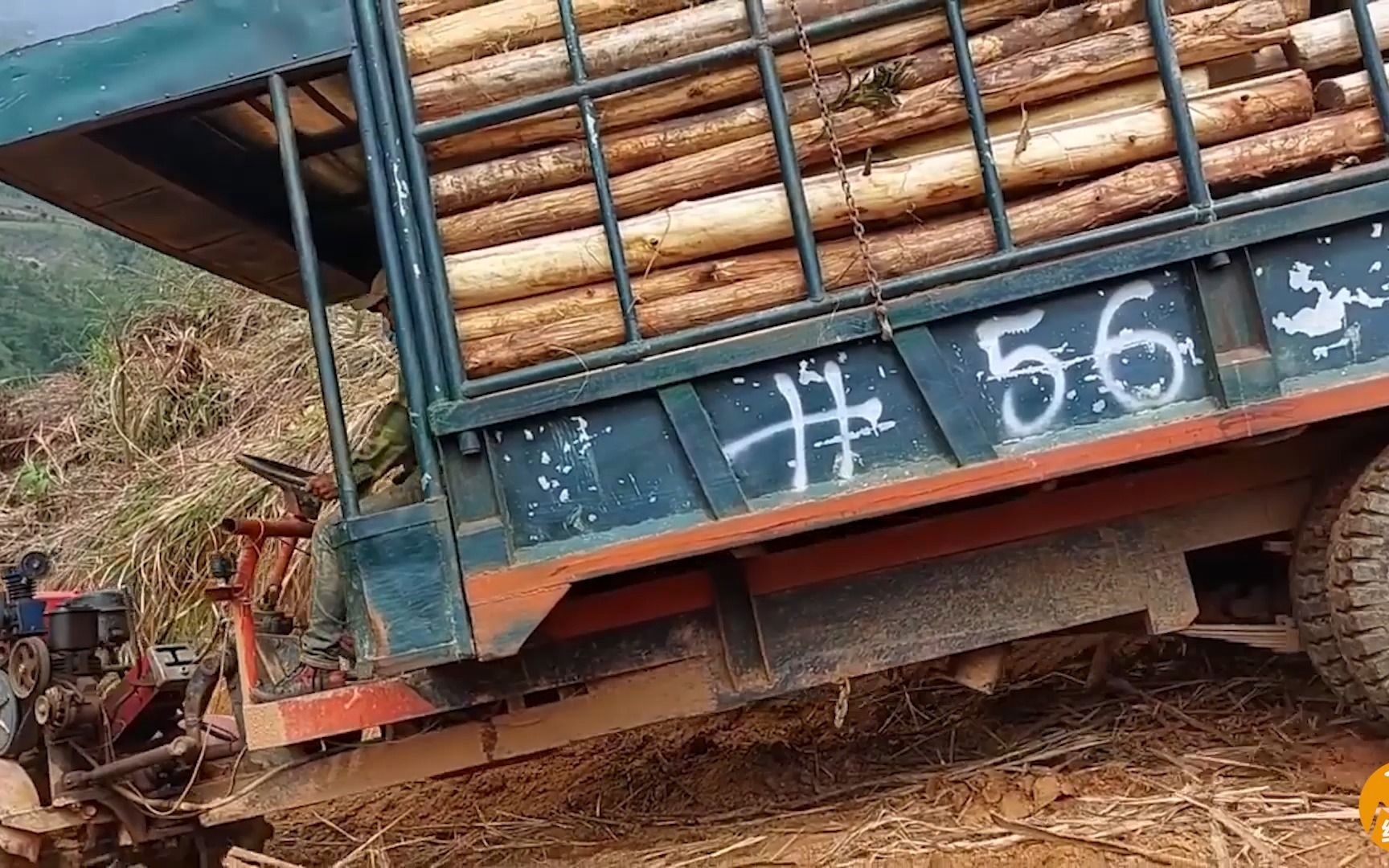 看看那些在死亡边缘不停试探的司机大佬,胆子太大了,不要命了?哔哩哔哩bilibili