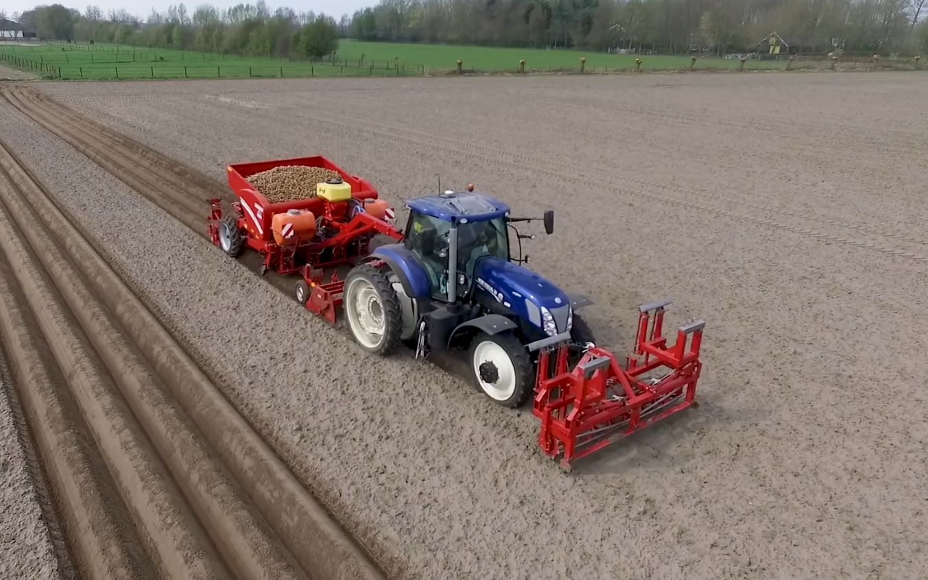 马铃薯种植机new holland t7270拖拉机 grimme gb430马铃薯种植机