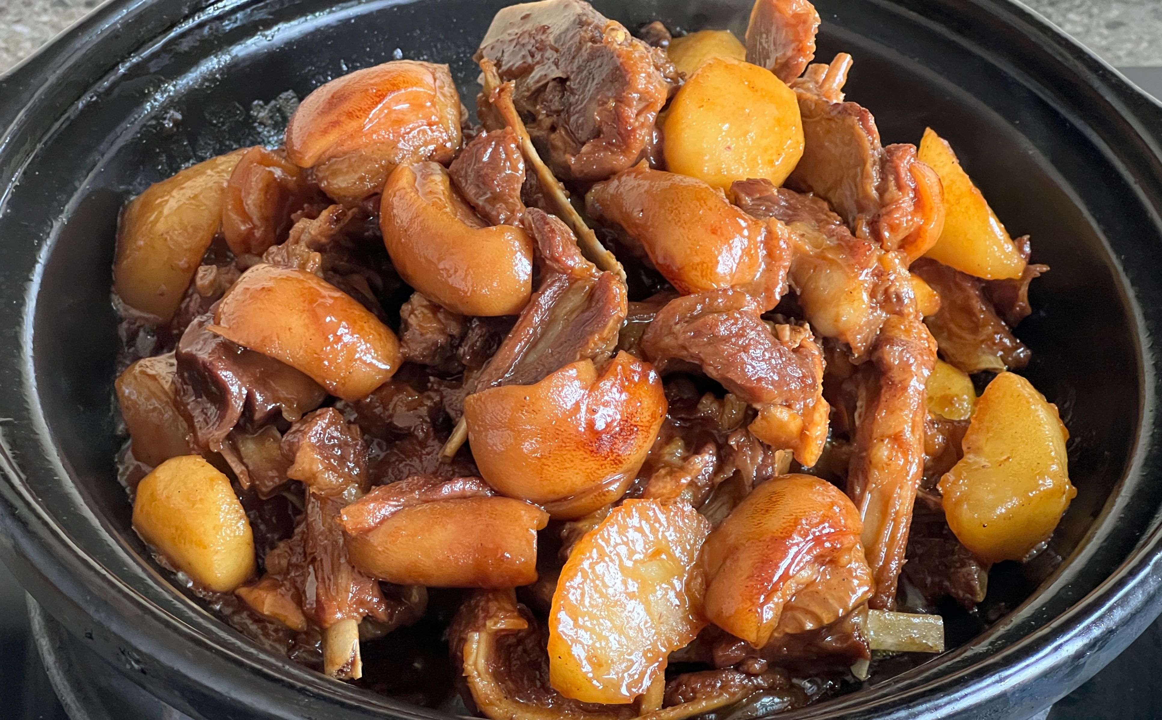 原来焖羊肉这么的简单,开盖香气扑鼻,跟饭店里的味道一样香