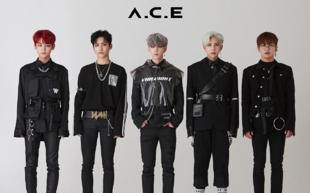 c.e]under cover 1m合作男团 消音现场 又蹦又跳依旧稳的实力男团