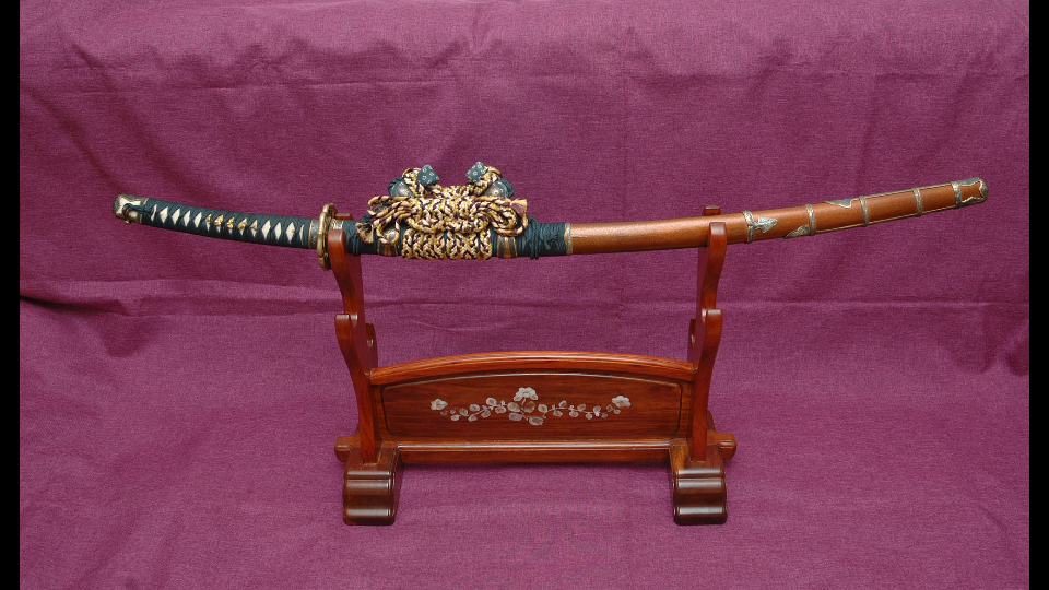 唐草毛彫系卷太刀拵!