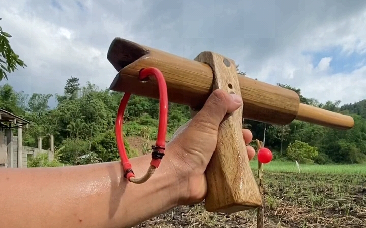 国外创意弹弓玩具,谁小时候不想玩啊