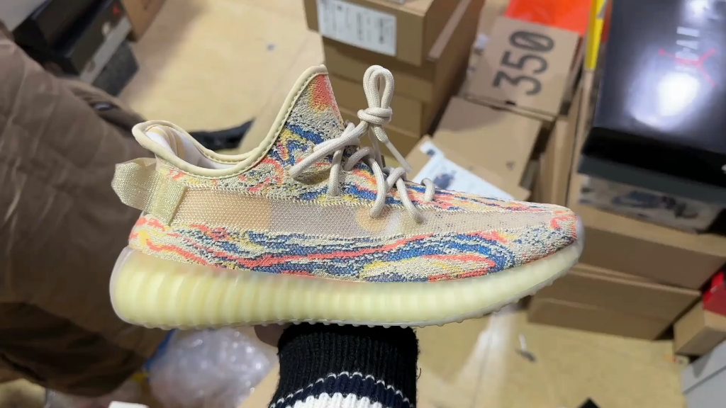 暴龍獸 yeezy 350 lw