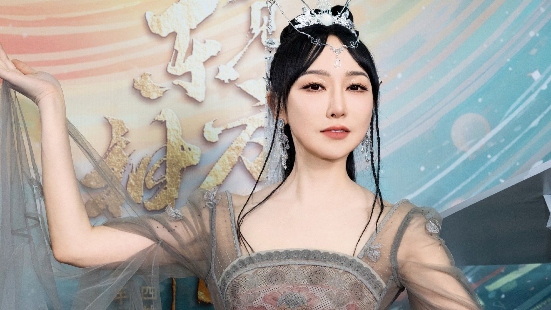 萨顶顶《左手指月》歌声太抓耳,独特嗓音宿命感拉满,高音开口跪