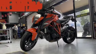 Download Video: KTM1290超级公爵到店做个后轮轴保养