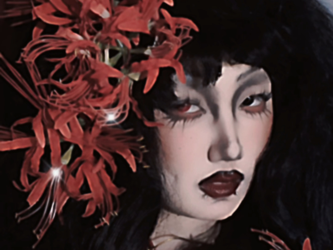 灵感妆记录|0415|从朋友工作室拿来不好的花和造型失败的假发