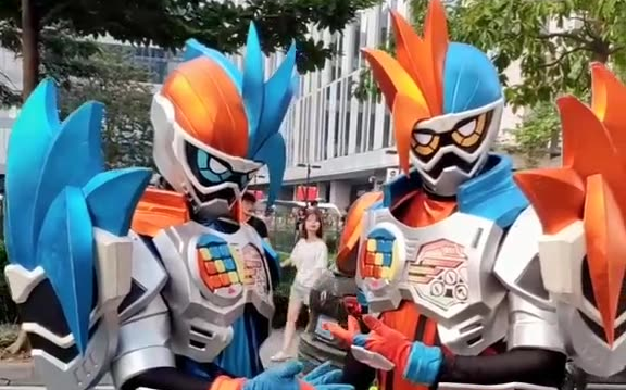 假面骑士假面骑士exaidcicfcicf自由行带着逛漫展好基友一辈子