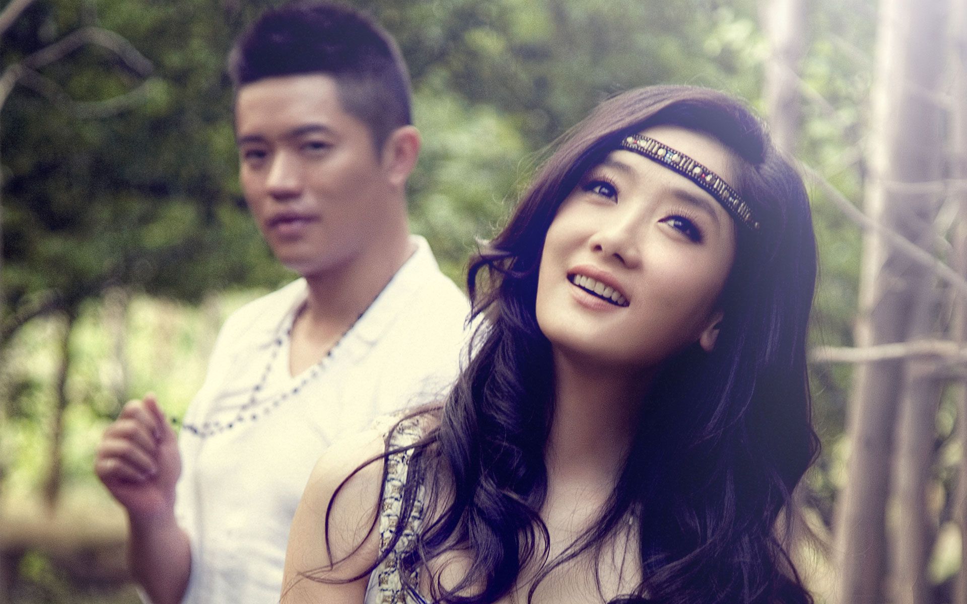 凤凰传奇被网红嫌歌土,凭什么能火23年?又为何坚持五五分账?