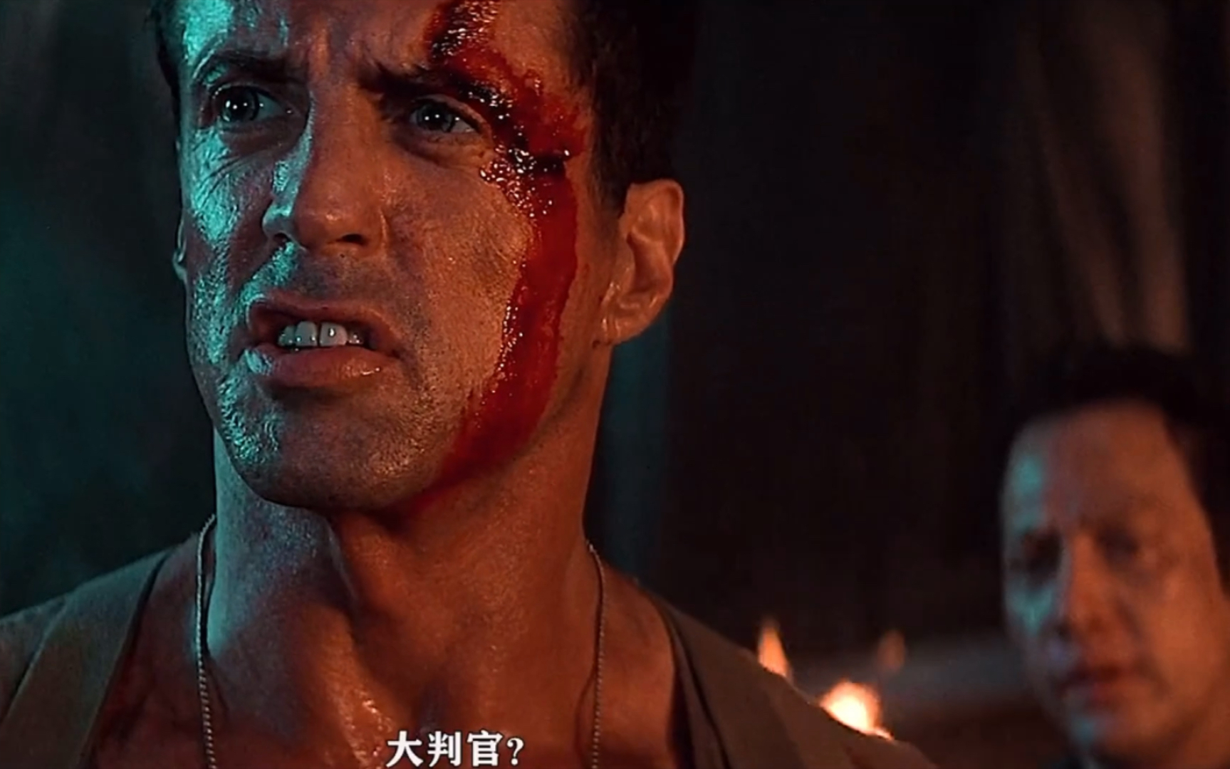 史泰龙#经典#史泰龙一人单挑食人族,大判官为救他牺牲!