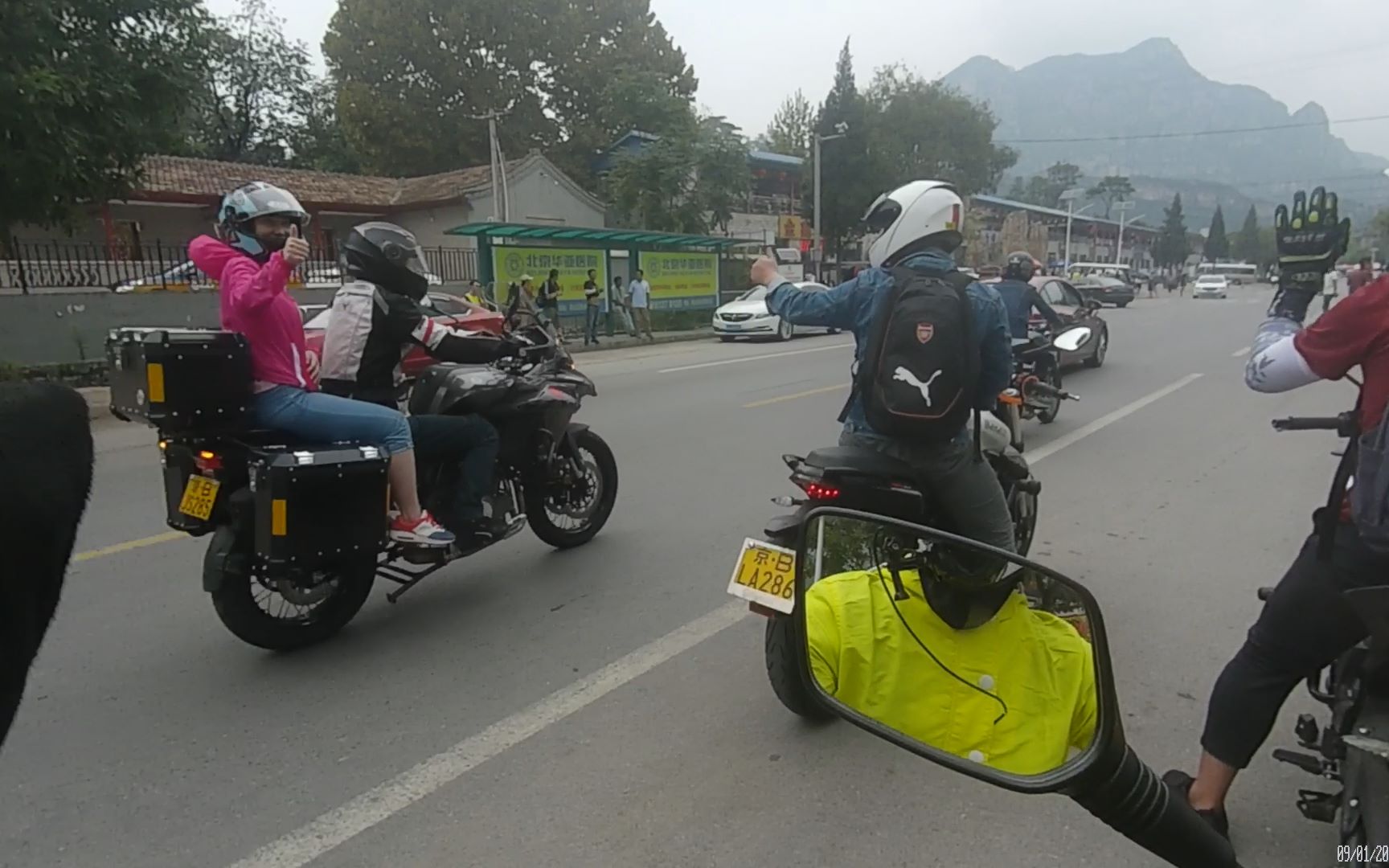 【51-motovlog】16 头一回组队跑山 摩友多到打招呼打到累