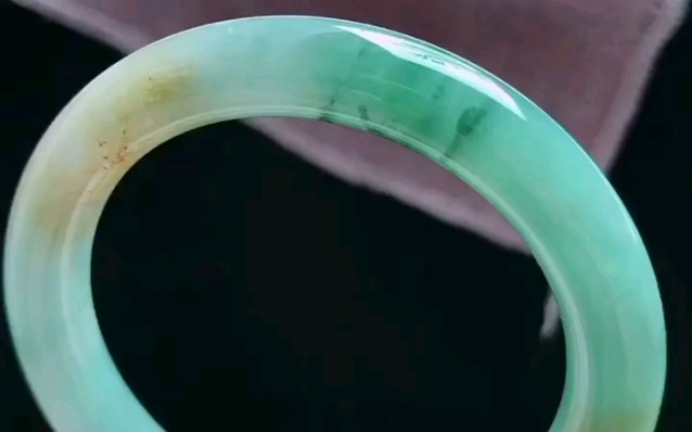 手机实拍,天然翡翠,批发价1.21w,三彩圆条正圈手镯,圈口55-56,尺寸55.