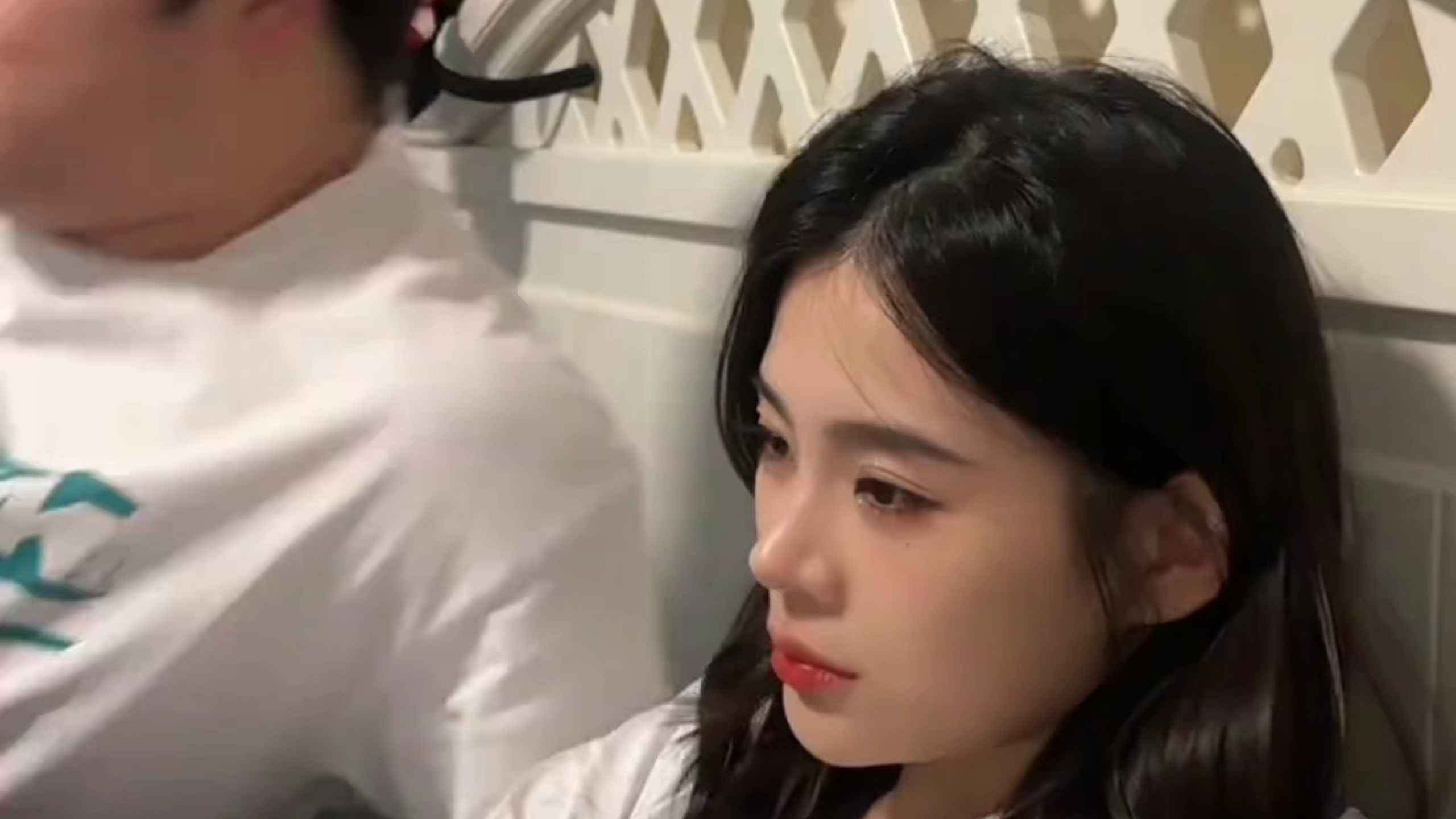 模仿老婆睡前行为