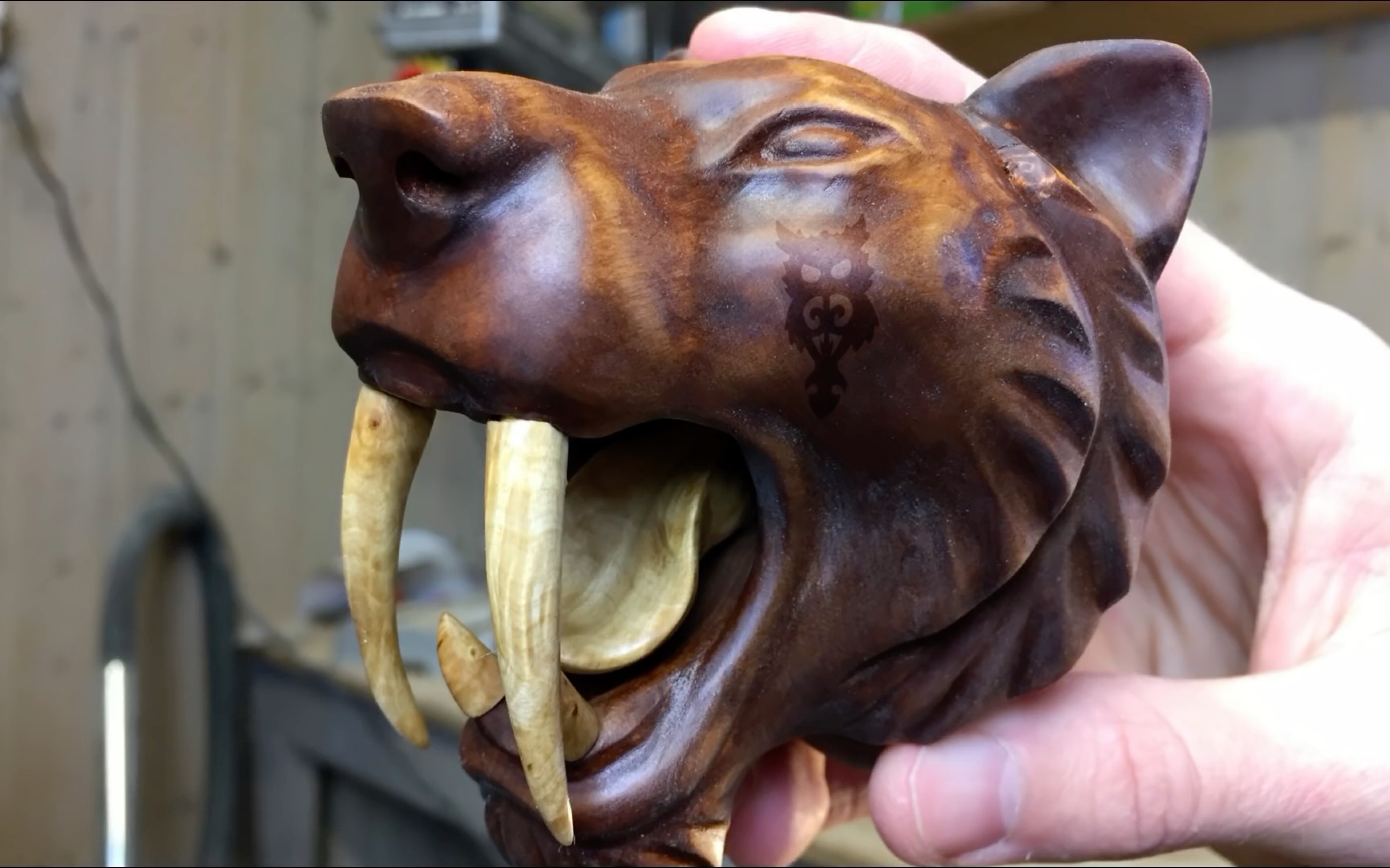 让剑齿虎在木匠手中复活!