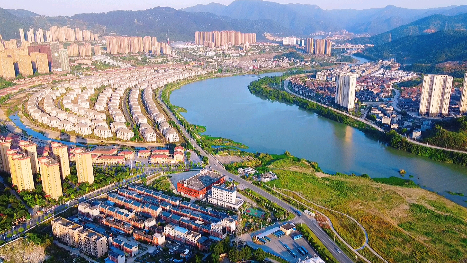 活动  航拍贵安新天地4!