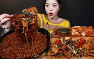 Tải video: 【BOKI】炸酱拉面搭配酥脆的炸五花肉吃播