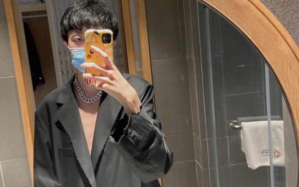 云南蛊王姜云升姜老先生又来撩人了(但凡他多发点自拍我也不至于选不