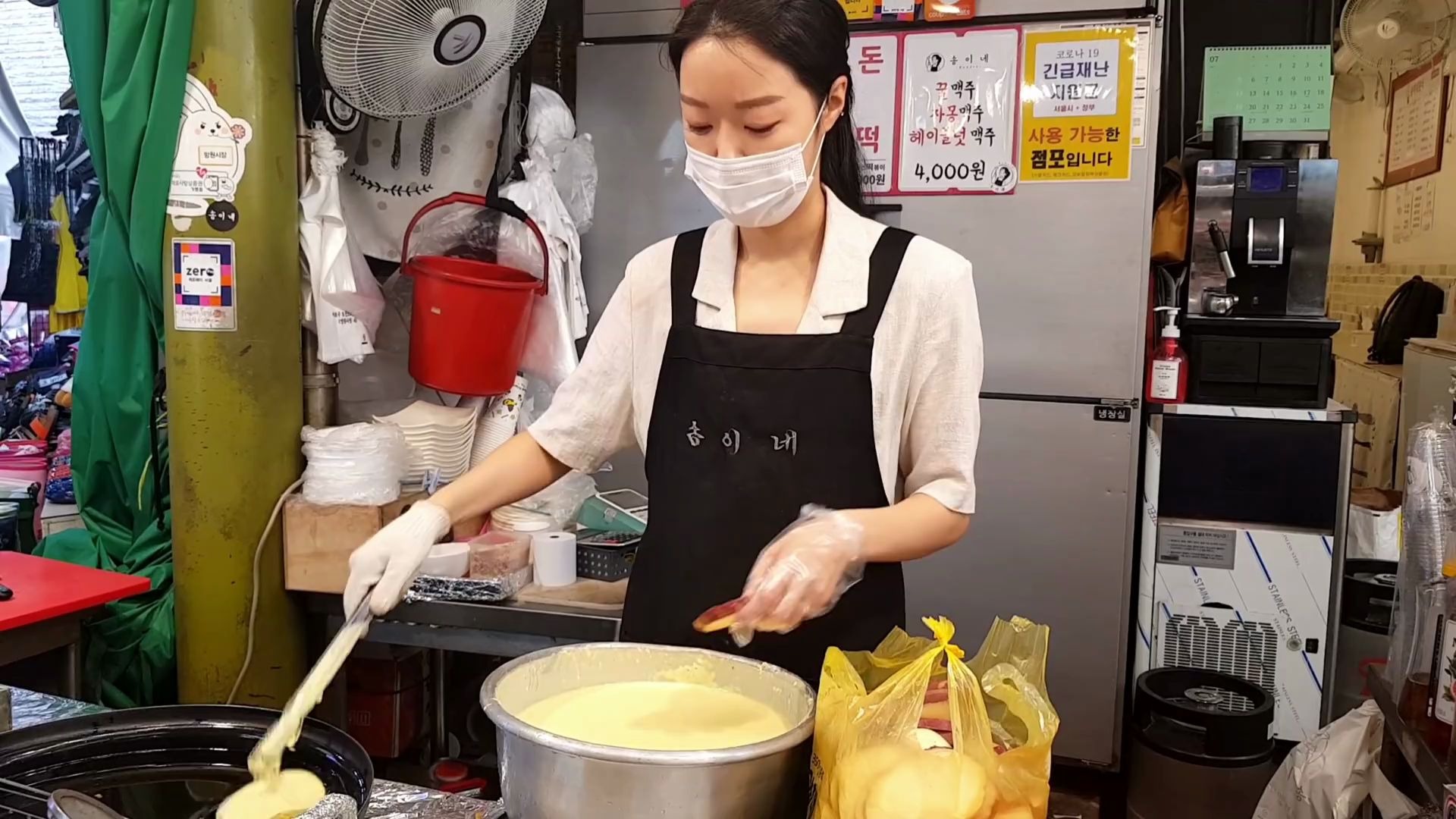 【韩国街头美食】韩国市场上最好的街头食品(天妇罗,铁锅烧,金边,圣代,鱼糕).哔哩哔哩bilibili