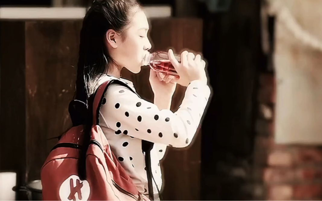 为抢救误喝了农药的小女孩医护人员连夜掰8千支药