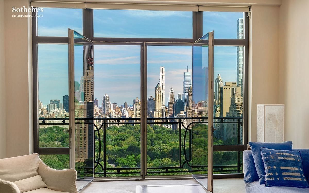 在纽约市中心的一户有着中央公园景观的精致现代公寓|15 central park