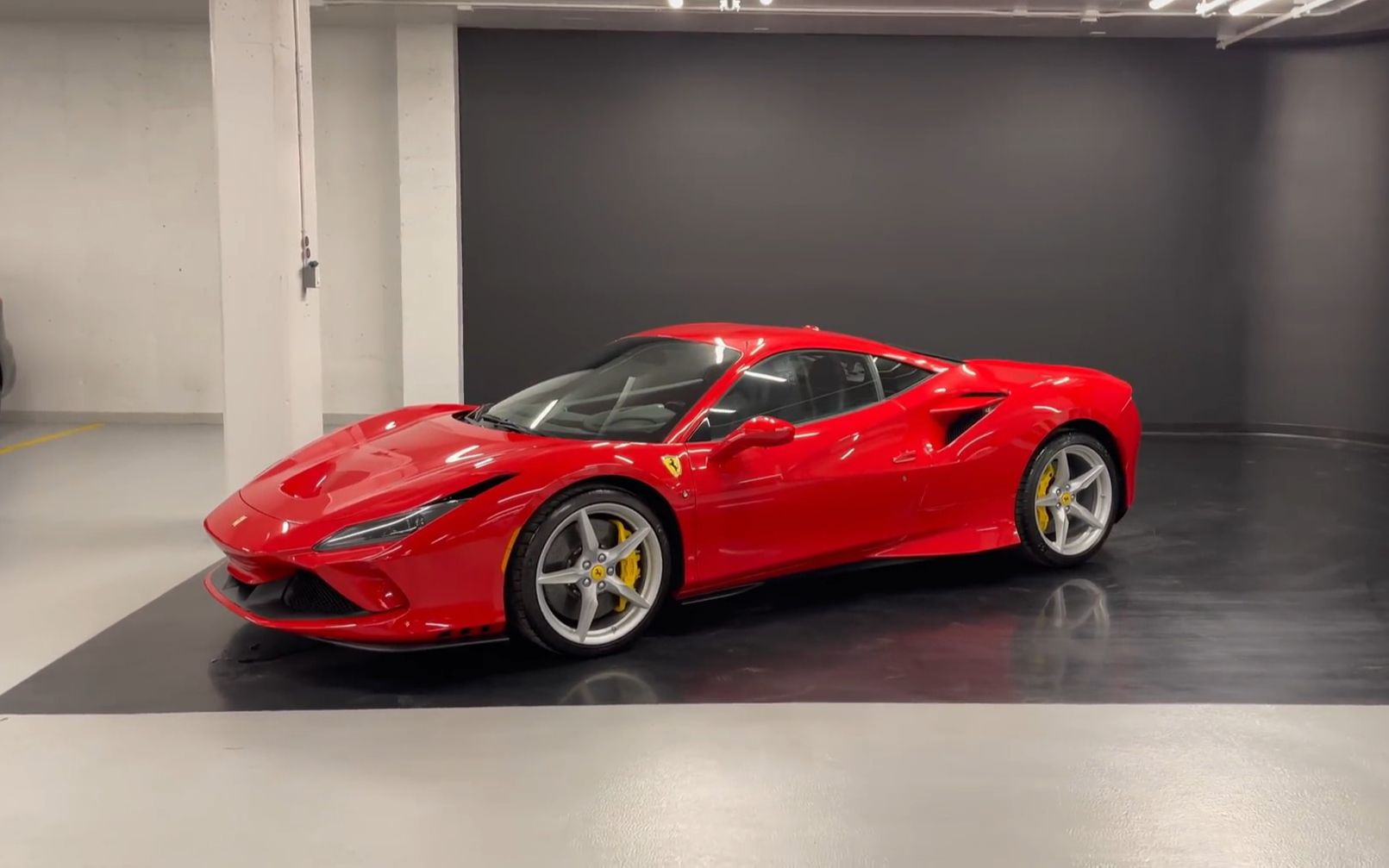 全方位实拍法拉利f8tributo