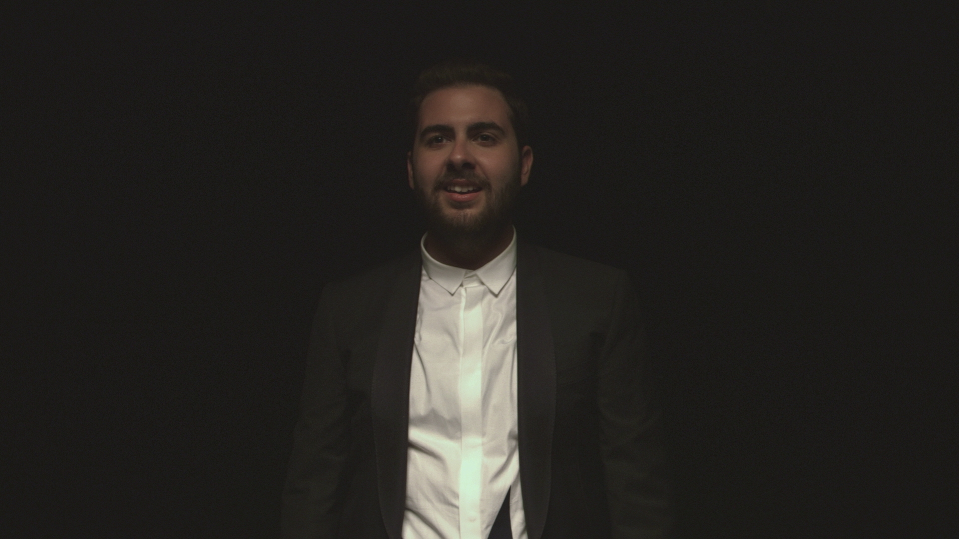 [图]Give a Little Love (Official Video) - Andrea Faustini