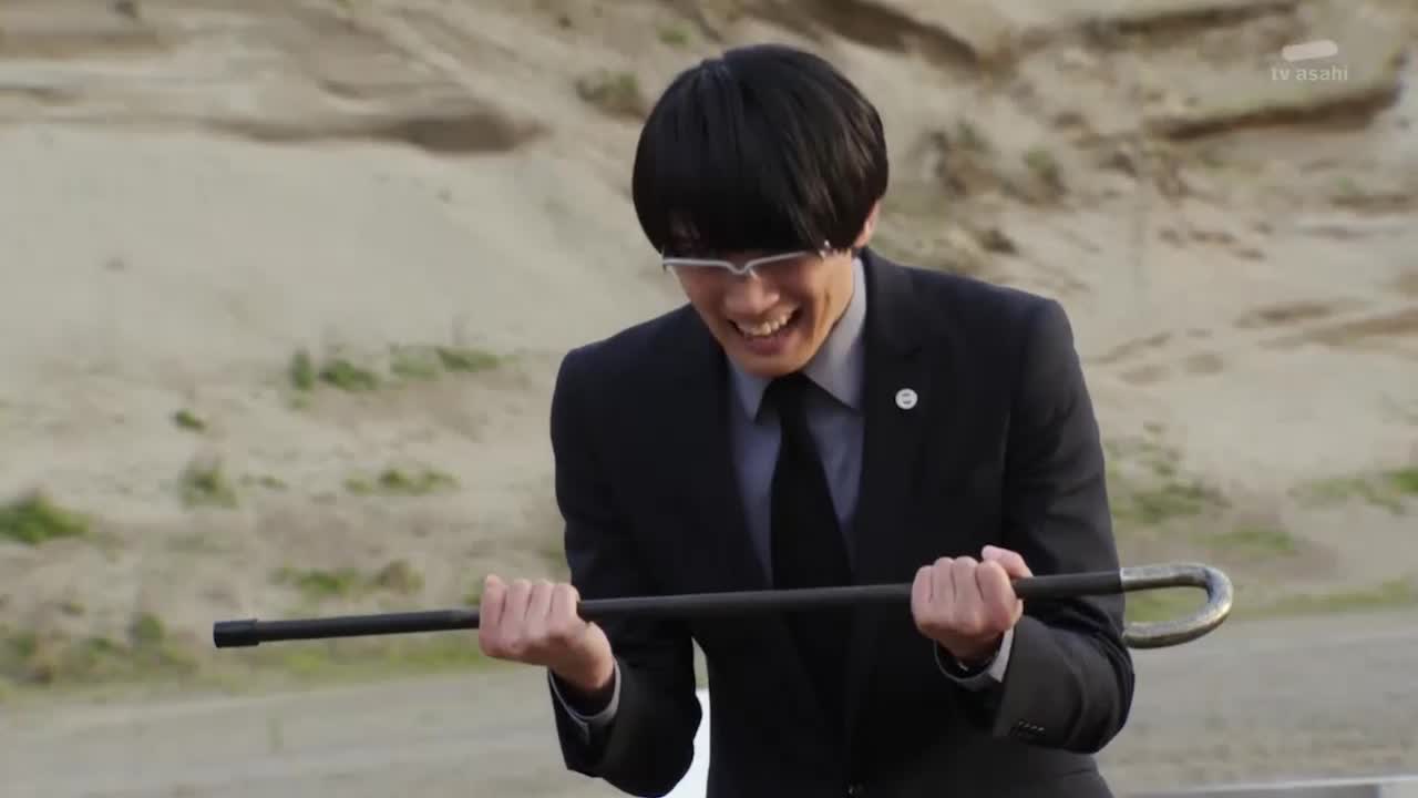 假面骑士build内海孝忠名场面曲线救国那么答案只有一个我不做人啦xx