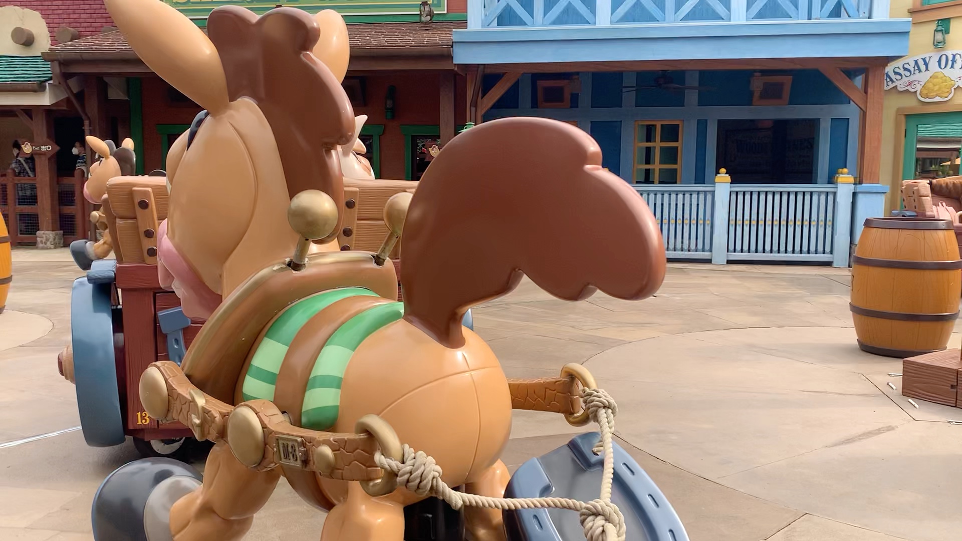 2022年12月12日上海迪士尼乐园甩驴