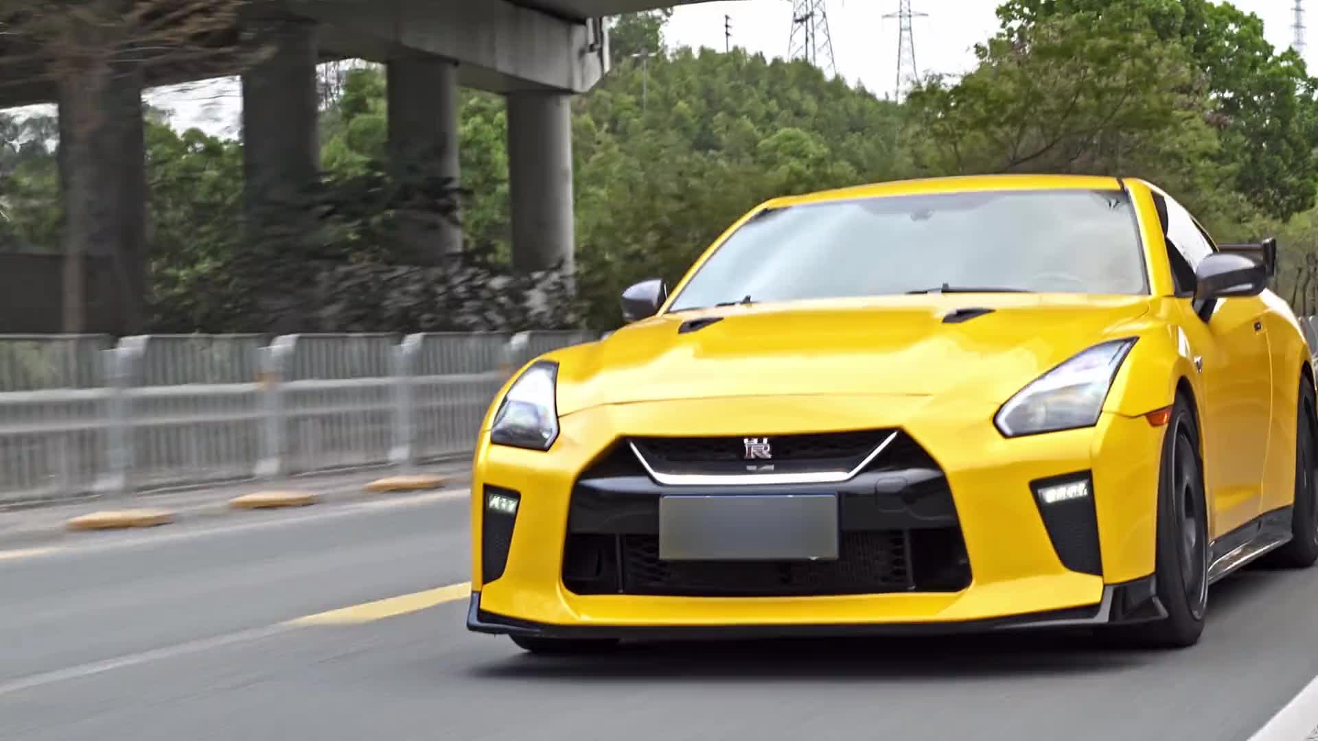 日产gtr贴膜icr改色膜竞速黄,张扬,激情,火热!