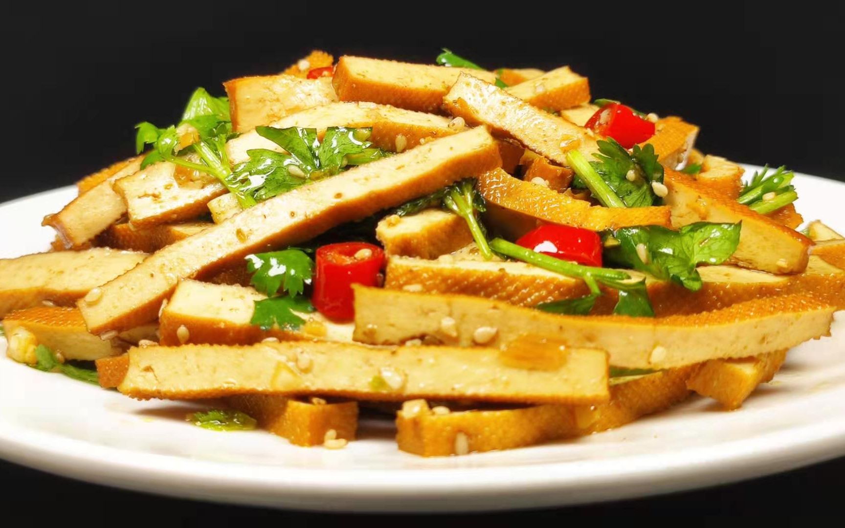 豆干用来凉拌没想到这么好吃,香辣过瘾酸爽开胃,简单营养又美味