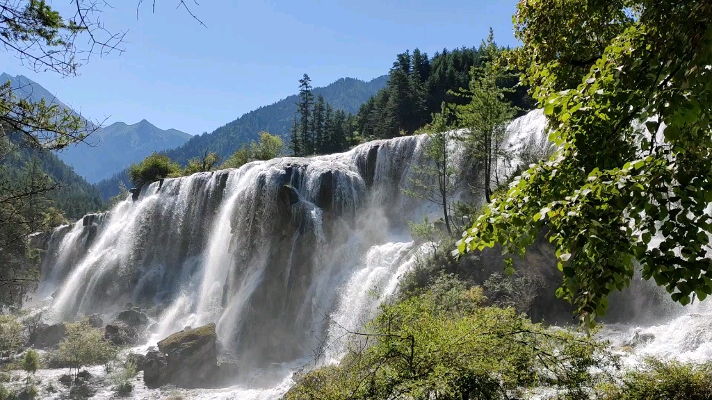 这是小时候看过西游记片尾曲的那片瀑布吗