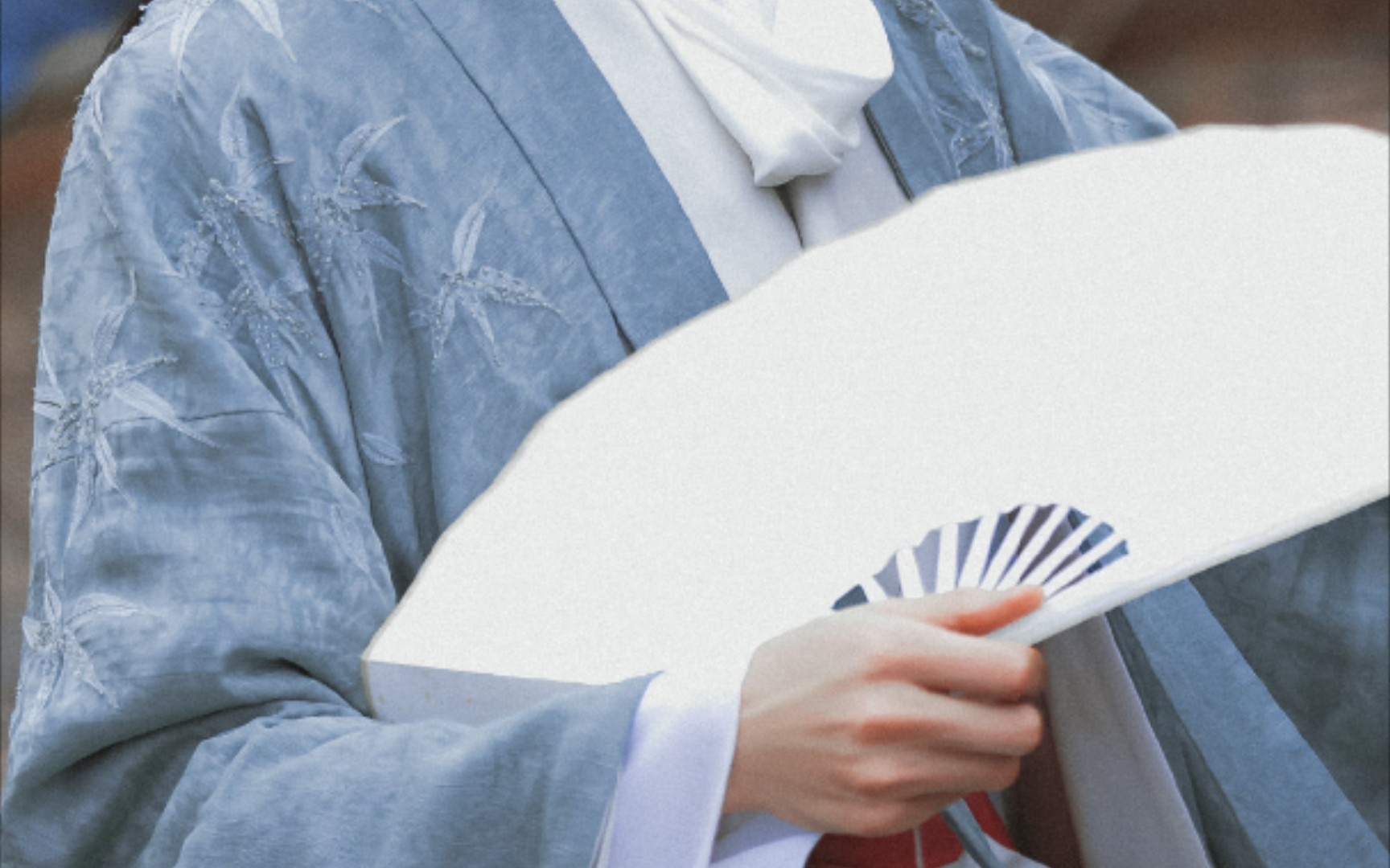 【龚俊】[翩翩白衣云端客,裁诗为骨玉为神]那些年一柄扇子玩的出神入