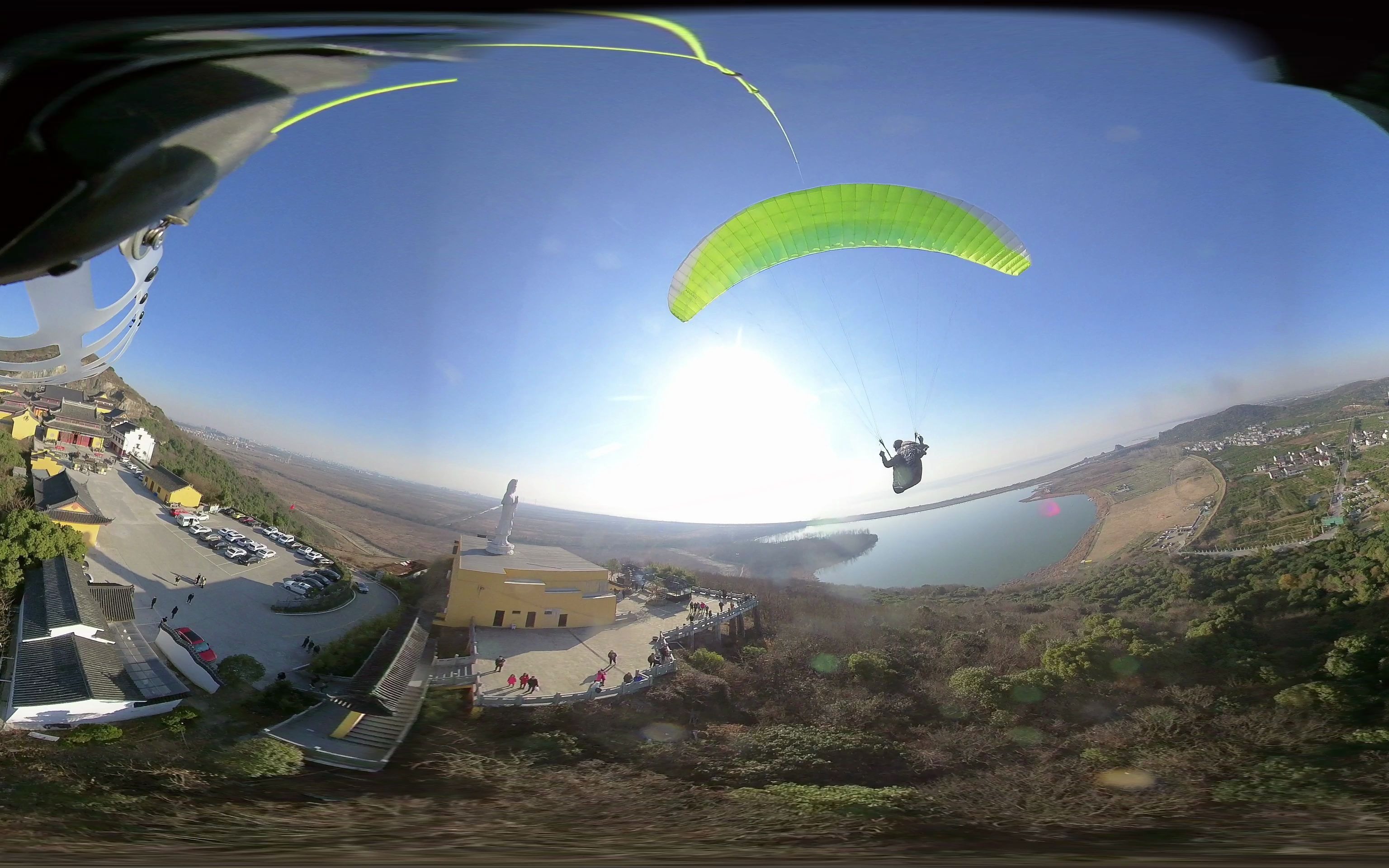 跟匹虫视角的 vr 全景视频,看滑翔伞的奇特角度_哔哩哔哩_bilibili