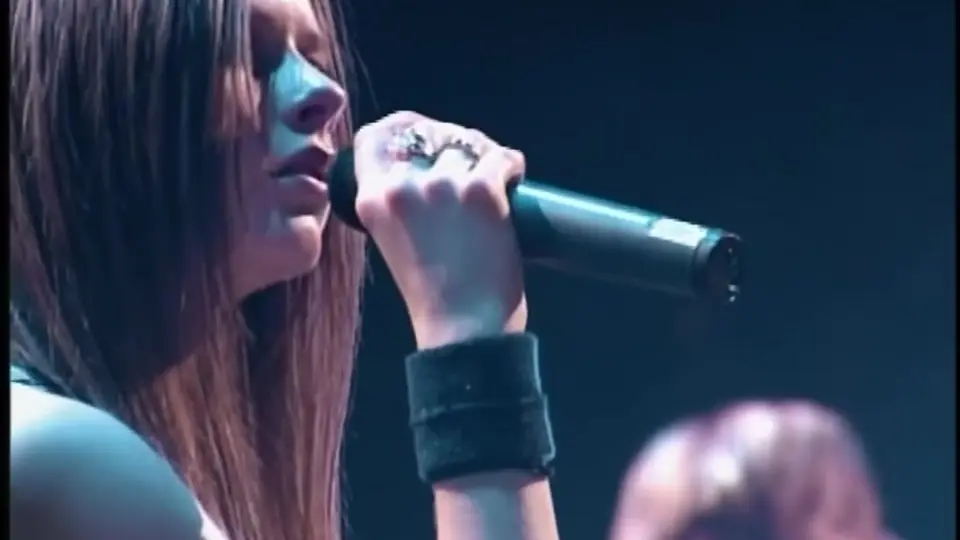 Avril Lavigne - Knockin' on Heaven's Door (Live) [HD]_哔哩哔哩_