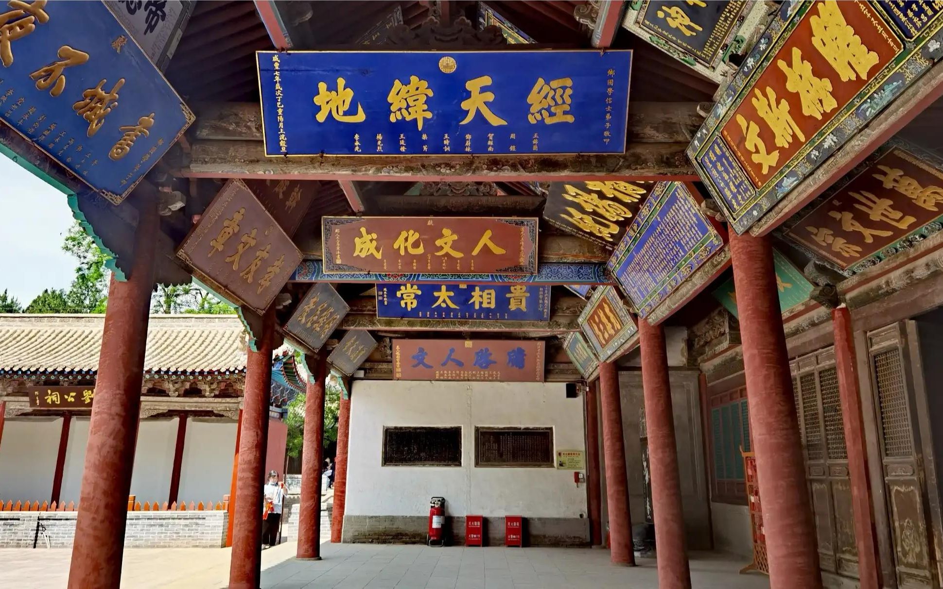 实拍西北最大武威文庙,号称陇右学宫之冠,如今当地学子还在祭拜