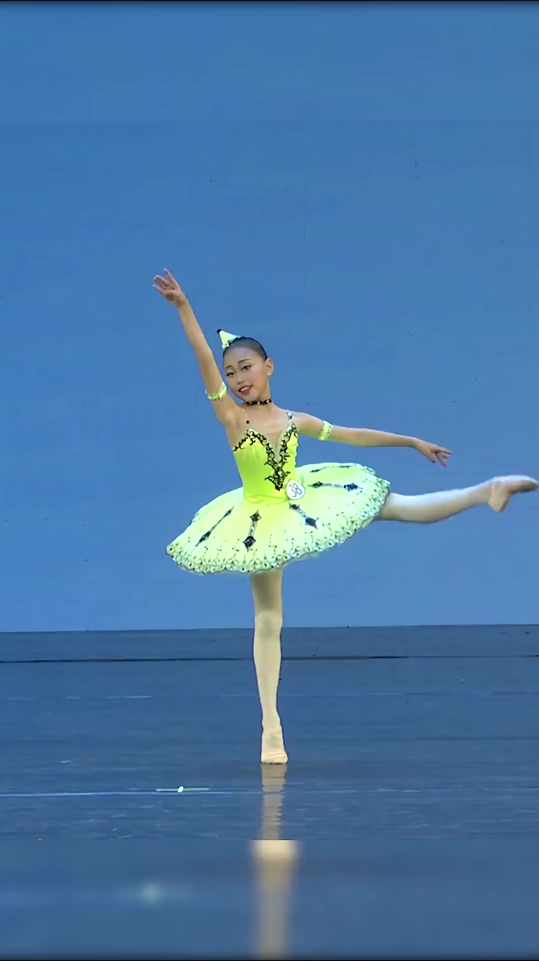 百万小丑芭蕾变奏芭蕾圈儿童芭蕾抖音小助手少儿芭蕾金芭蕾舞蹈上