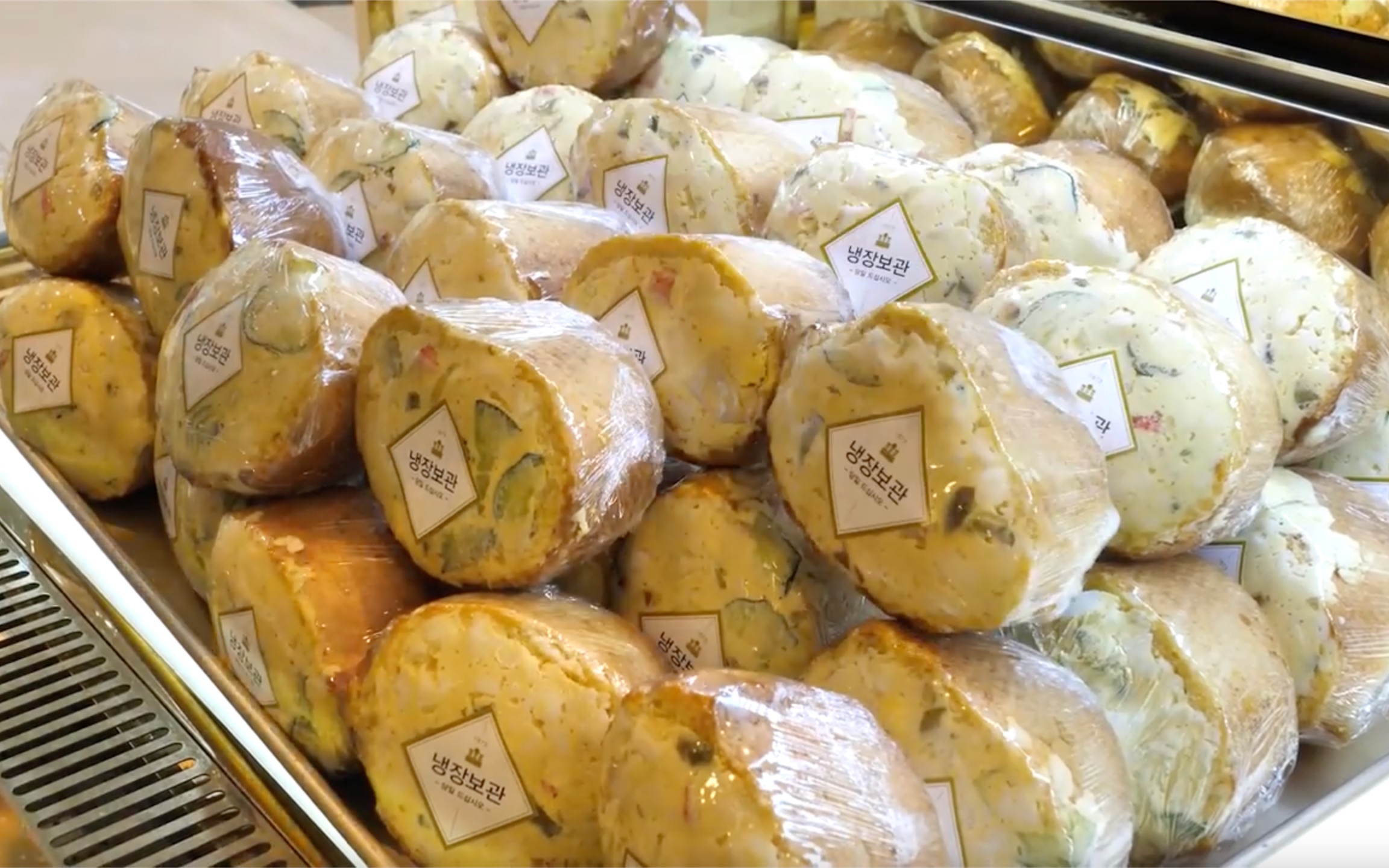 【韩国街头美食】光州有名的恐龙蛋面包 治愈系制作过程