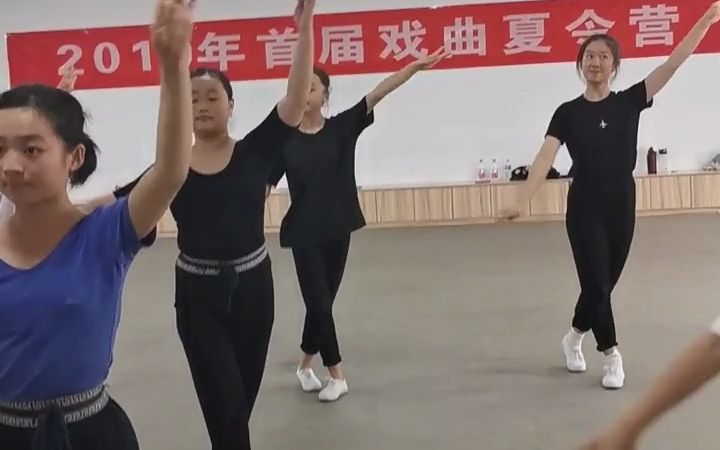 [图]【戏曲】膀子练习是戏曲身段最基础的动作