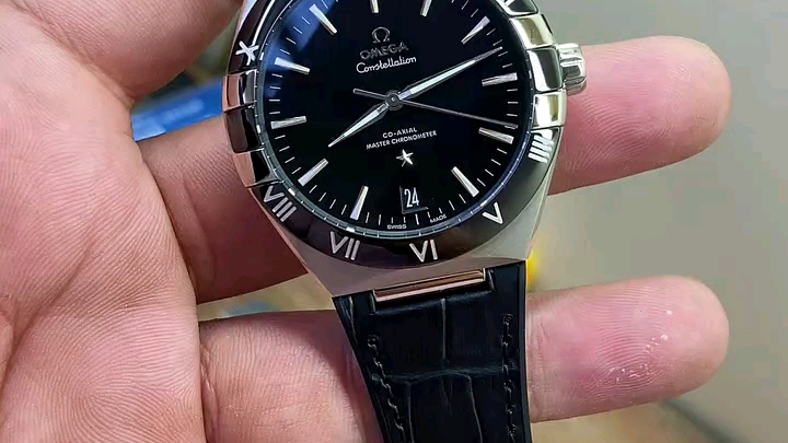 广州站西钟表城天花板玩具表vs厂出品的欧米茄星座8900同轴一体机芯