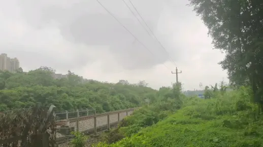 肇庆学院道口，客车k842次列车通过#广