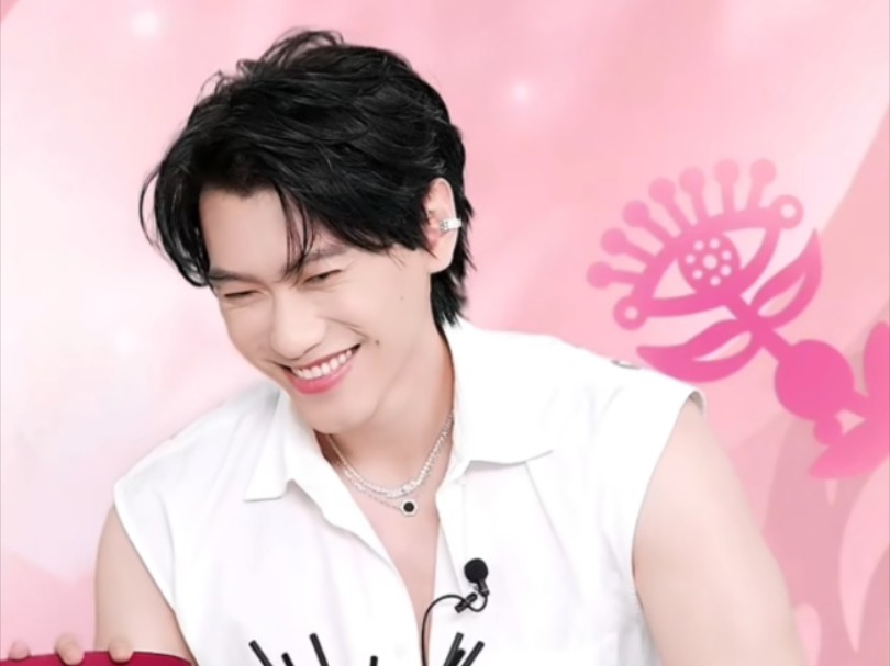 掌管骨科的神 !(给大哥大和黄宏轩送香水)