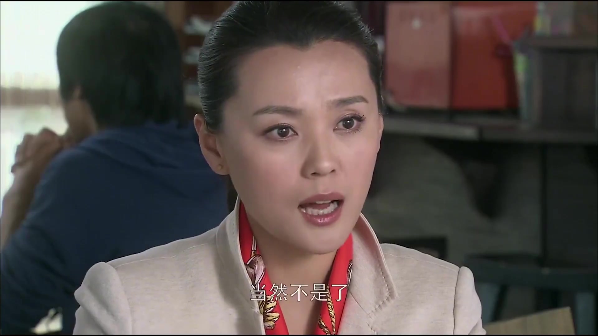 漂亮主妇:丈夫出差了,留下一张银行卡,富太太却不满足