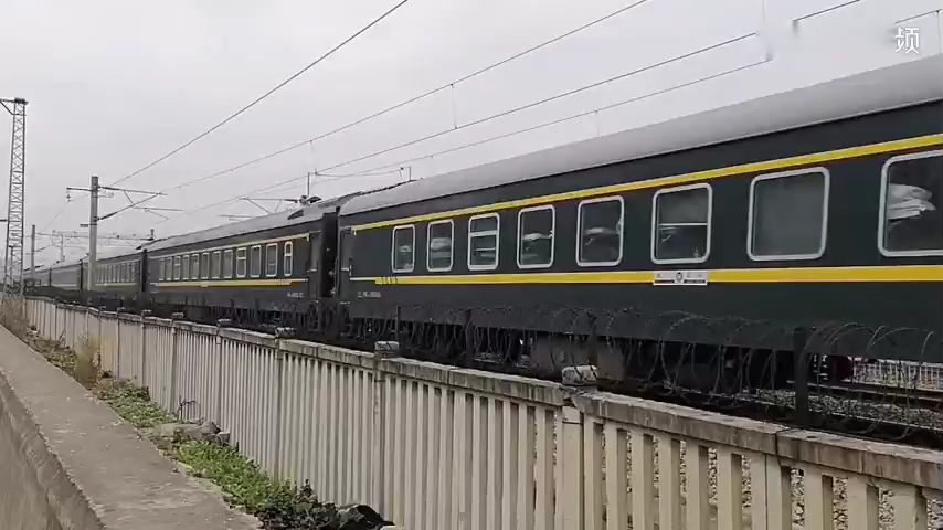 df4d牵引k692通过滠口站