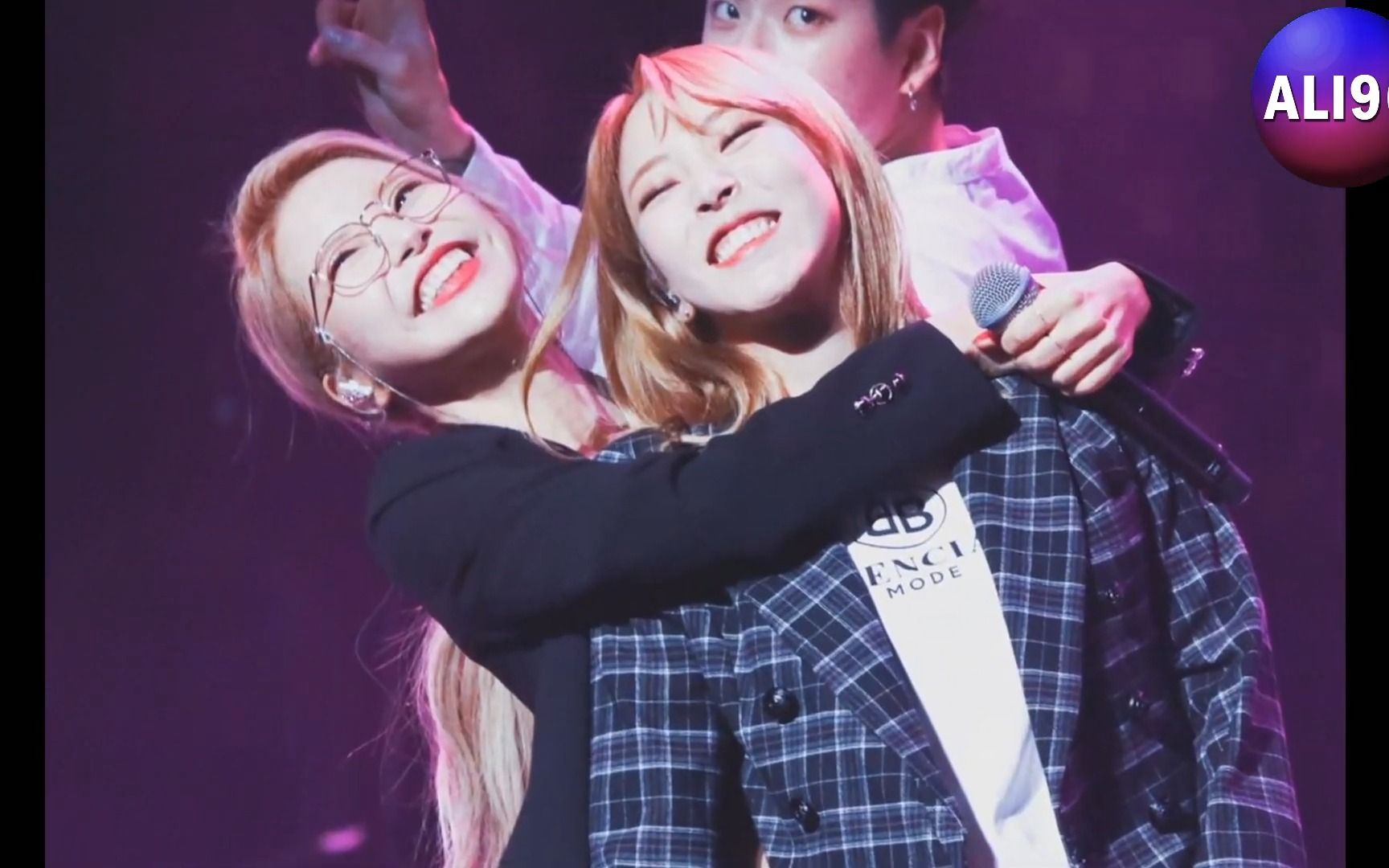 [图]10 Minutes of love moments_Version MoonSun (MAMAMOO)