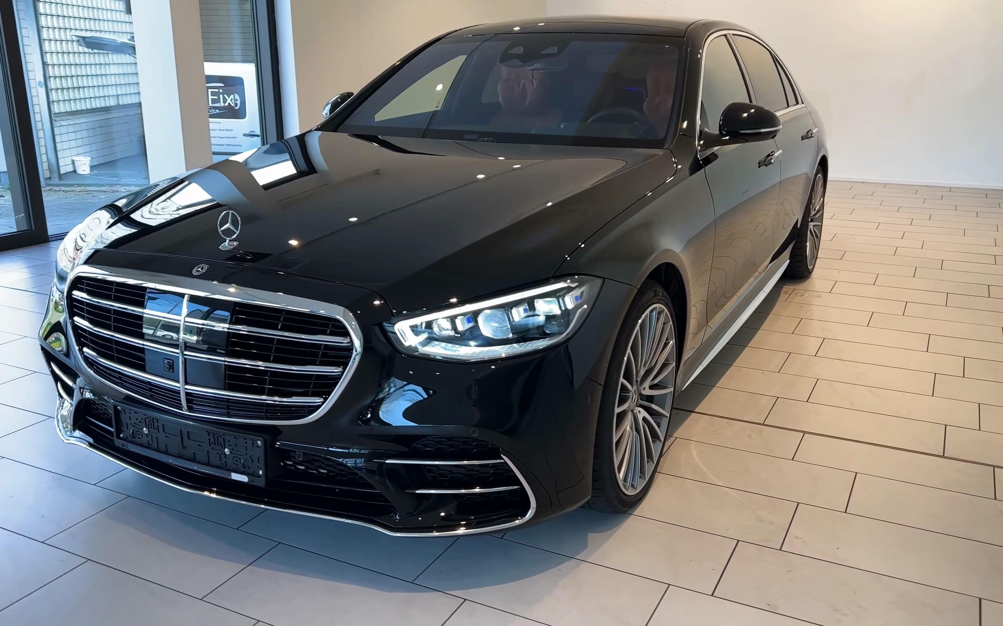 2022梅赛德斯奔驰s580 4.0l v8 48v 496hp 4k_哔哩哔哩_bilibili